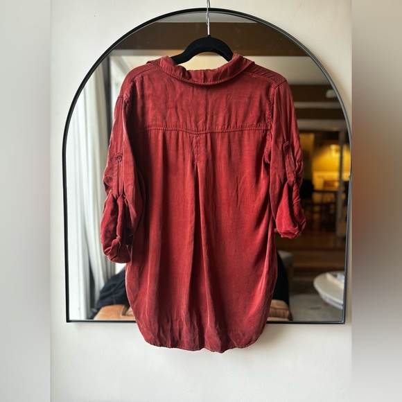 BELLA DAHL| Boyfriend shirt in Merlot | size xs - Picture 6 of 10